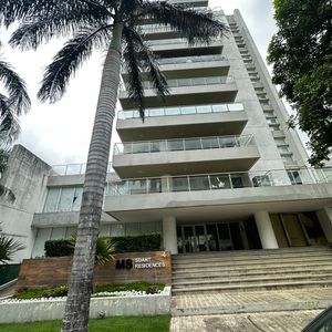 Oficina En Equipetrol Calle Guemes A Estrenar