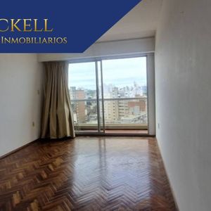 Apartamento En Venta, 2 Dormitorios En Corazon De Pocitos.