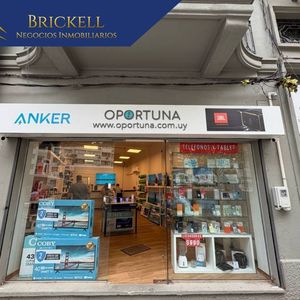 Alquiler Local Comercial Con Deposito Zona Tres Cruces.