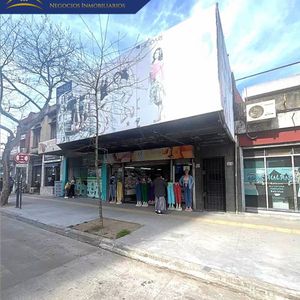 Casa Y Local Comercial Sobre Av 8 De Octubre. Gran Terreno!