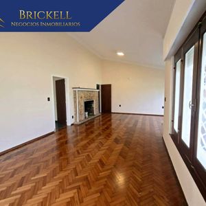 Casa Con Terreno 900 Mts2. 4 Dormitorios. Ideal Oficina. Malvín A Una Cuadra Y Media De Av Italia