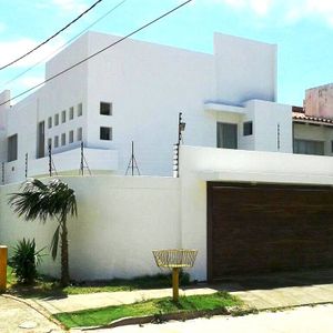 Hermosa Casa Zona Av.alemana