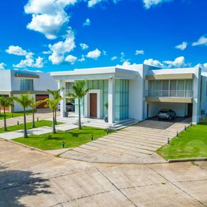 Casa De Lujo Urubo Golf 2 A Tc 7 