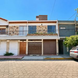 Casa Comercial Con Local En Venta