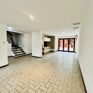 Casa Para Vivienda O Empresa, En Alquiler! Zona Los Cusis