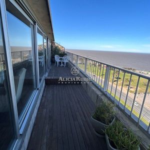 Penthouse En Rambla. 266 Mts.  Gran Estar Con Estufa Leña. 2 Garajes Para 4x4