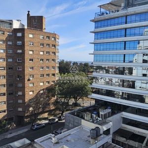 Apartamento En Golf  De 2 Dormitorios Y 2 Baños Con Garaje A Pasos Del Shopping
