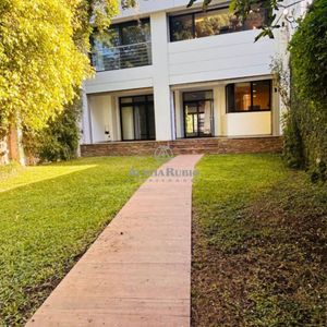 Revista En Golf! 4 Dorm. 7 Baños. Estar- Barbacoa. 4 Gjes. 534 Terr. 449 Edif