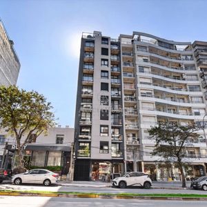 Venta Apartamento 2 Dormitorios Con Garaje Próximo A Montevideo Shopping