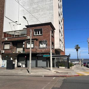 Bto Blanco Y Pereira. Casa De Altos Duplex. 4 Dorm+ 2 Baños+garaje+ Terrazas Idal Familia O Empresa.150 Mts Edificados