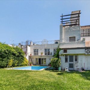 Espectacular Residencia En La Mejor Zona De Parque Batlle! Para Clinica, Empresa, Geriatrico, Instituto Enseñanza O Embajada! 20 Mts Frente. 791 Terreno  . 700 Mts Edificados, Gjes X 4