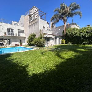Espectacular Residencia En La Mejor Zona De Parque Batlle! Para Clinica, Empresa, Geriatrico, Instituto Enseñanza O Embajada! 20 Mts Frente. 791 Terreno  . 700 Mts Edificados, Gjes X 4