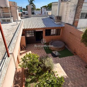 Casa Padron Unico Prox.canal5 ! Muy Amplia. 4 Dorm + Estar+ 2 Escrit. Patio Con Gran Barbacoa. 302 Terreno. 266 Edif.