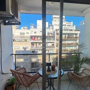 Berro Y Barreiro. Piso Alto. Balcon. Cocina Definida, Gc$6.000. Renta $27.500 Hasta Dic 2026.