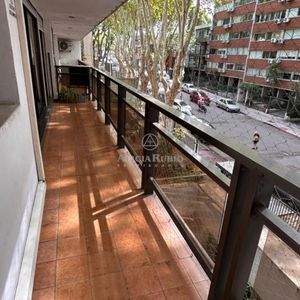 Marti Prox 26 De Marzo. Balcones. Todo Reciclado 2011! 137 Mts Totales. 2 Garajes. Gc$21.000  Losa Y Port.