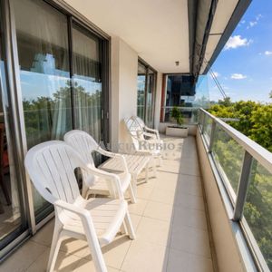 Br Artigas Frente Al Golf!  2 Gjes. Gc$30.000. 150 Mts Totales.