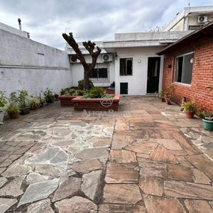 Mac Eachen Y Feliciano Rodriguez. P. Unico. Ideal 2 Flias O Flia + Barbacoa. Patio. 2 Garajes.