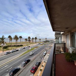 Rambla Punta Carretas 675 Esq. 21 De Setiemre. 202 Mts. Estar Con Estufa Leña. Gran Garaje. Patio Comun. Para Reciclar! Losa+ 24hrs,
