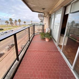 Rambla Punta Carretas 675 Esq. 21 De Setiemre. 202 Mts. Estar Con Estufa Leña. Gran Garaje. Patio Comun. Para Reciclar! Losa+ 24hrs,