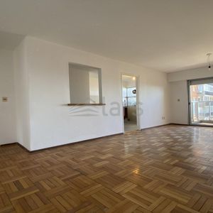 Apartamento En Alquiler / Barrio Sur - Inmobiliaria Lars