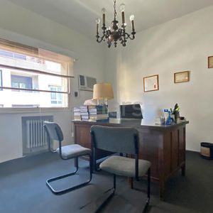 Oficina En Venta / Ciudad Vieja - Inmobiliaria Lars
