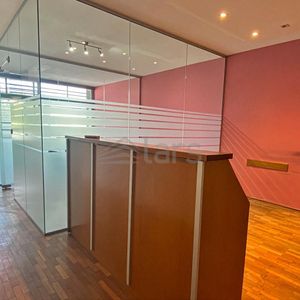 Oficina En Venta / Cordón - Inmobiliaria Lars