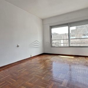 Apartamento En Venta / Ciudad Vieja - Inmobiliaria Lars