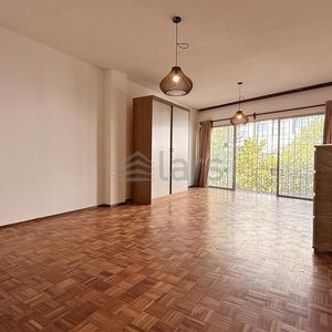 Apartamento En Alquiler / Cordón - Inmobiliaria Lars