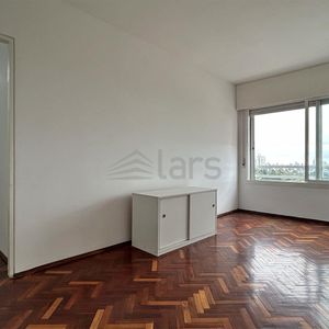 Apartamento En Alquiler / Tres Cruces - Inmobiliaria Lars