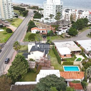 Casa En Playa Mansa P19