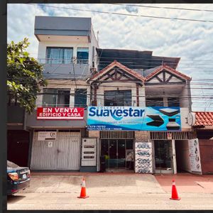 Casa Comercial De 3 Plantas En Zona Mercado Abasto Y Sobre Avenida