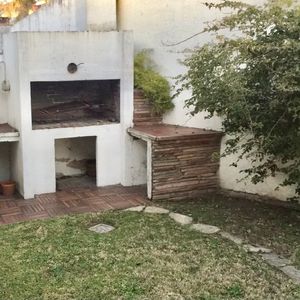 A Pasos Rambla Padrón único Vende Con Renta.-