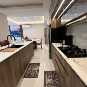 Departamento De Lujo En Venta En Equipetrol 2 Suites