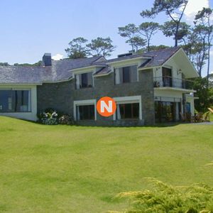 Casa En Venta Y Alquiler, Pinares, Punta Del Este, 5 Dormitorios.