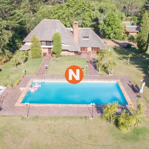 Casa En Venta, Golf, Punta Del Este, 4 Dormitorios.