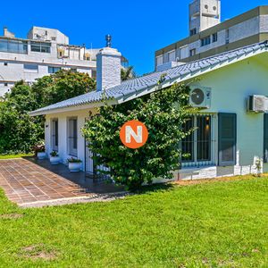 Casa En Venta, Parada 8 De La Mansa, Punta Del Este, 3 Dormitorios.