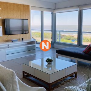Exclusivo Apartamento De 2 Dormitorios Frente A Playa Brava Punta Del Este