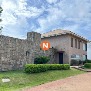 Venta De Excepcional Chacra En Zona De La Barra, Cerca Del Campo De Golf.