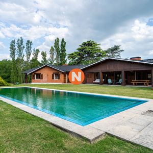 Venta De Exclusiva Casa En El Golf