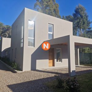 Casa En Venta, 2 Dormitorios