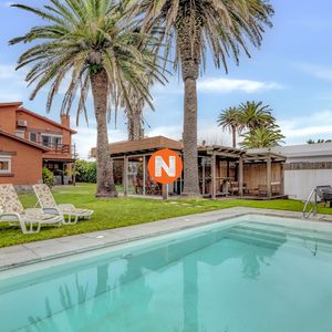 Venta Casa De 7 Dormitorios Y Piscina En La Peninsula