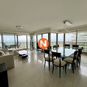 Moderno Apartamento Frente A Playa Brava - Amplitud Y Confort
