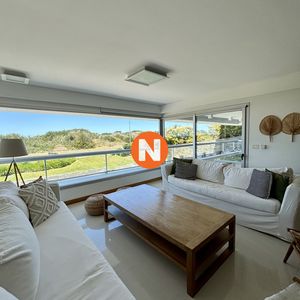 Apartamento De Lujo, 3 Dormitorios + Dependencia