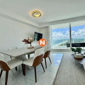 Apartamento En Alquiler, 2 Dormitorios, En Exclusiva Torre Paramount