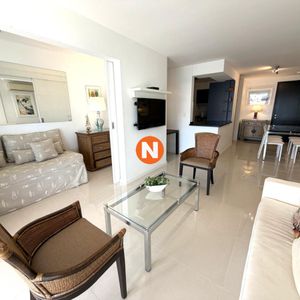 Espectacular Apartamento En Venta En Playa Brava, 2 Dormitorios Y Medio.
