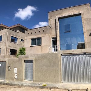 Amplia Csa Con 3 Departamentos Independientes