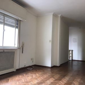 Vendo Estupendo Ap 2 Dorm 90 Mts Edif .yaguaron Y Mercedes U$ 170.000