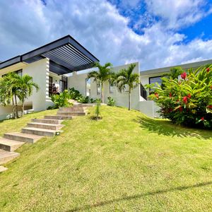Casa En Alquiler De 3 Dormitorios En Urubo Golf