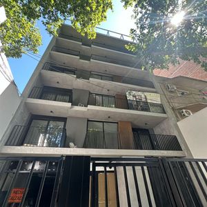 Venta De Unidades Atípicas De Encontrar,  Ambientes Y 1 Dormitorio Con Grandes Y Amplias Terrazas, Al Frente O Al Fondo Con Or Norte.