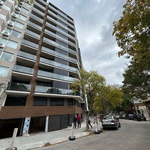 Venta Apartamento 1 Dormitorio Con Patio De 37m2, En Punta Carretas. Unica Unidad